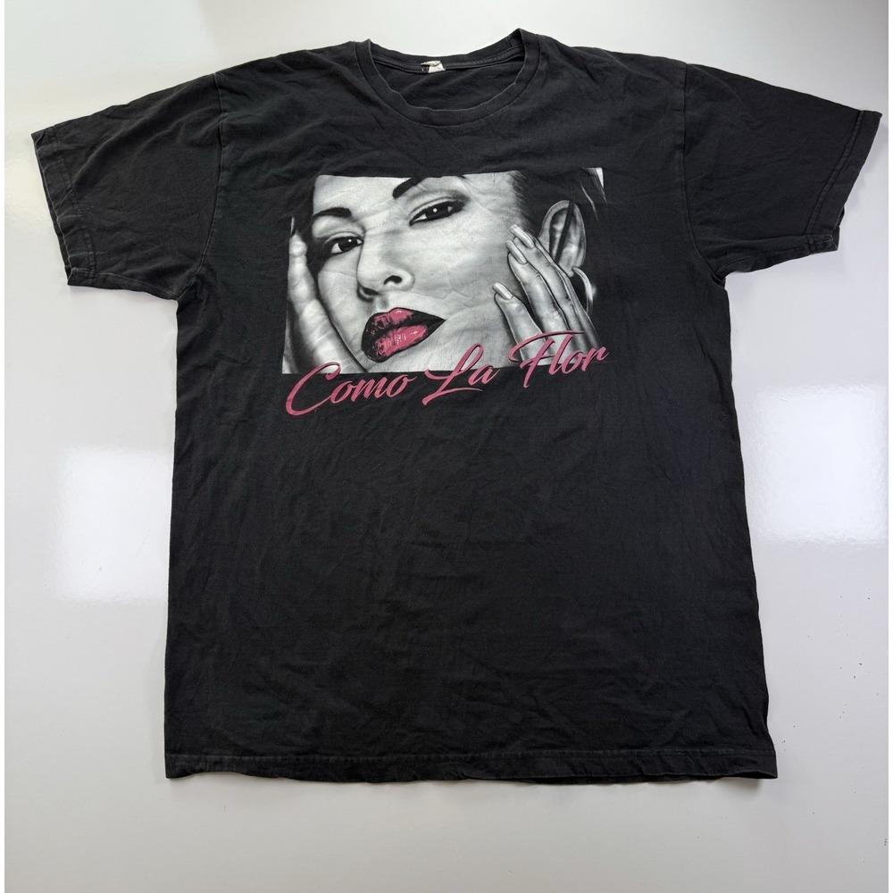 Selena Shirt Size XL Como La Flor Graphic Tee Short Sleeve Single Stitch VTG